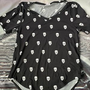 Lularoe Iris top with skull print